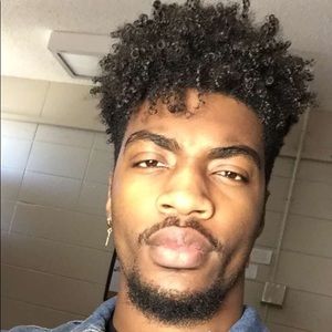 Meet your Posher, Avery